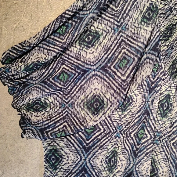 Croft & Barrow Blue & Green Blouse Short Ruffle Sleeve Peplum Size 3X - Picture 3 of 11